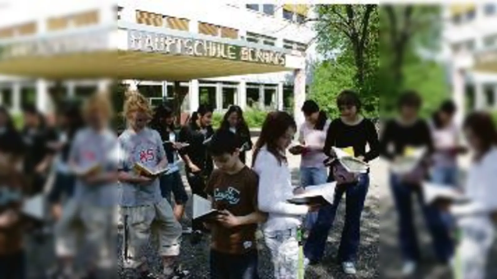 Schon infiziert: Die Vorlesegruppe der Bernaysschule hat sich vor kurzem neu formiert. Auch diese Schüler nehmen am derzeitigen Vorlesewettbewerb teil  und haben sicher auch gute Chancen, zu gewinnen.  (Foto: gf)