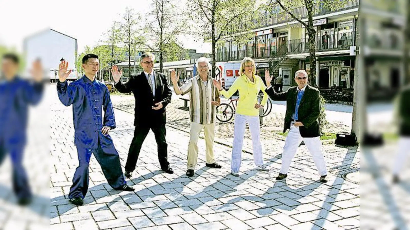Jeder kann mitmachen: Ab sofort gibt es jeden Samstag Tai Chi auf dem Neufahrner Marktplatz. 	 (Foto: VA)