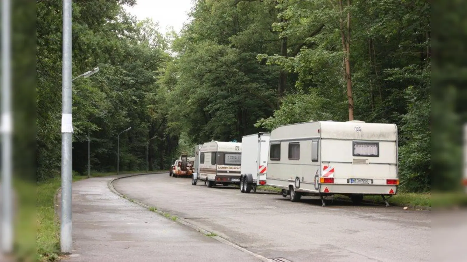 Wird die Inninger Straße verschmälert, können hier keine Wohnwagen mehr abgestellt werden. (Foto: job)