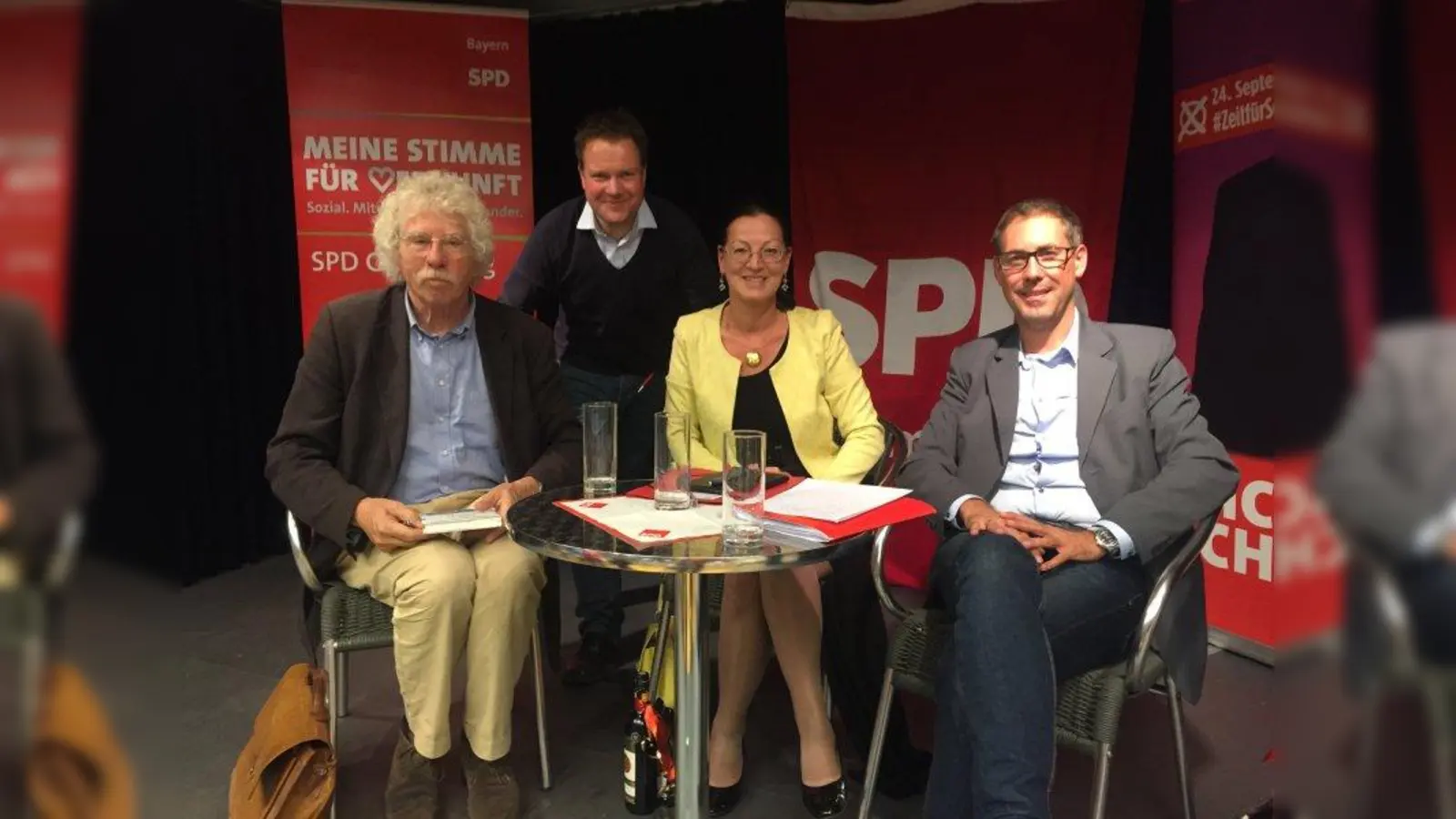 Diskutierten über Europa, von links: Johano Strasser, Christian Gruber, Claudia Tausend und Michael Schrodi. (Foto: SPD_Germering)