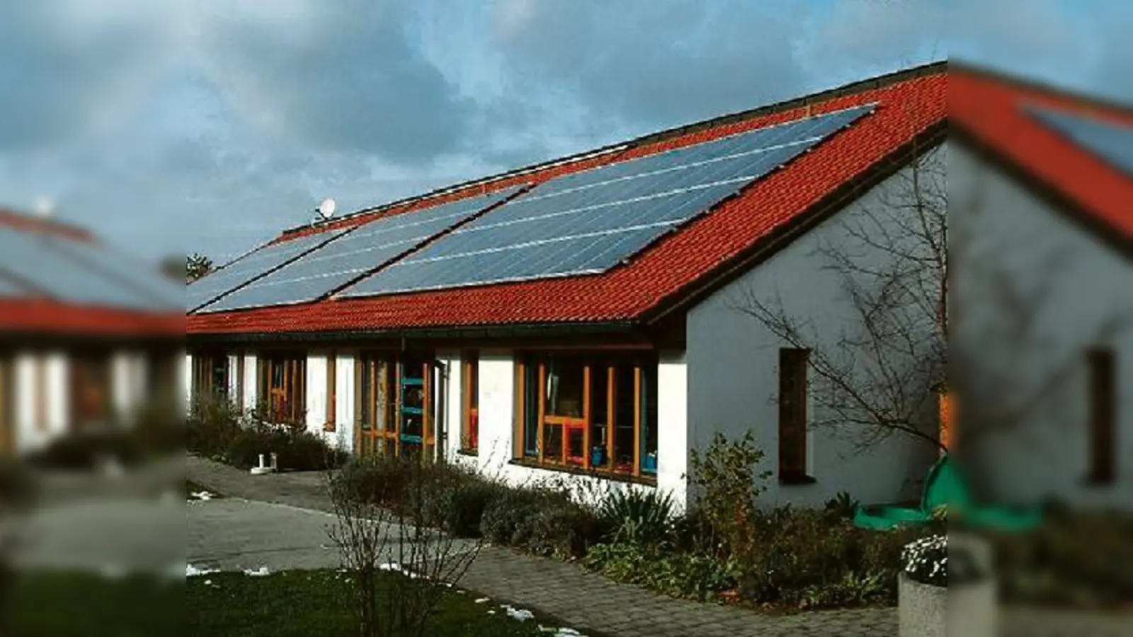 Das erste Bürger-Solar-Kraftwerk für Feldkirchen entstand 2006 auf dem Dach des Kindergartens. Jetzt soll ein weiteres Projekt auf dem Dach der Feuerwehr entstehen. 	 (Foto: Ergon e.V.)