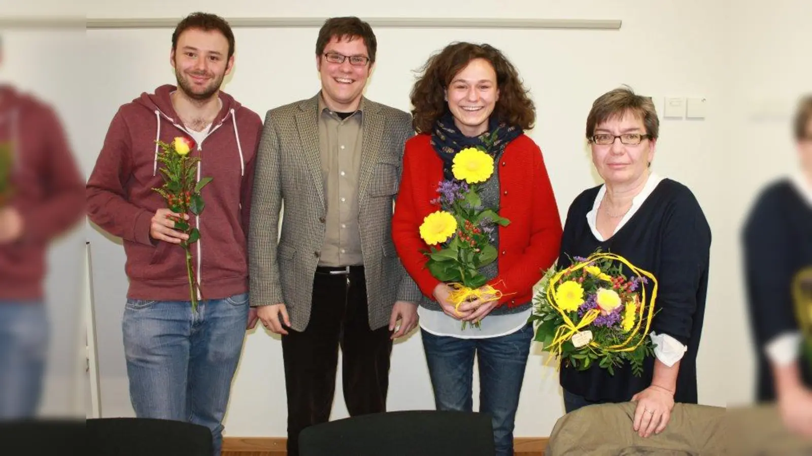Wechsel im Sendlinger Bezirksausschuss: Vorsitzender Markus Lutz (Zweiter von links) begrüßte „Neuling” Philip Fickel (links) und verabschiedete Martina Hartmann und Verena Oleksyn (von rechts). (Foto: job)