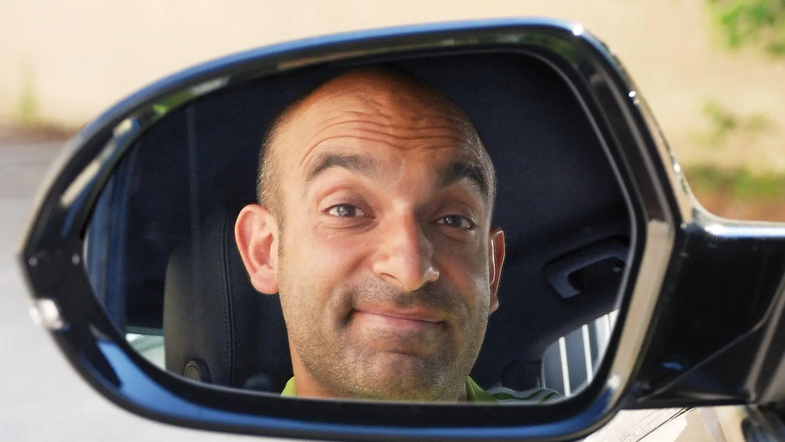 Django Asül blickt zurück aufs Jahr 2023 - gewohnt bissig und erfrischend fies. (Foto: © mediaPool, Manfred Huber)