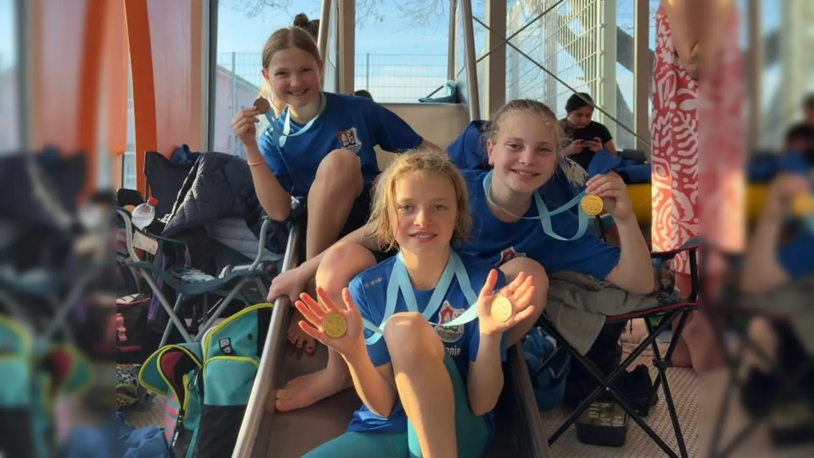 Freuten sich über ihre Erfolge (v.l.): Mila Kopatsch, Leonie Henne und Alicia Dizerens (Foto: SSG Neptun)