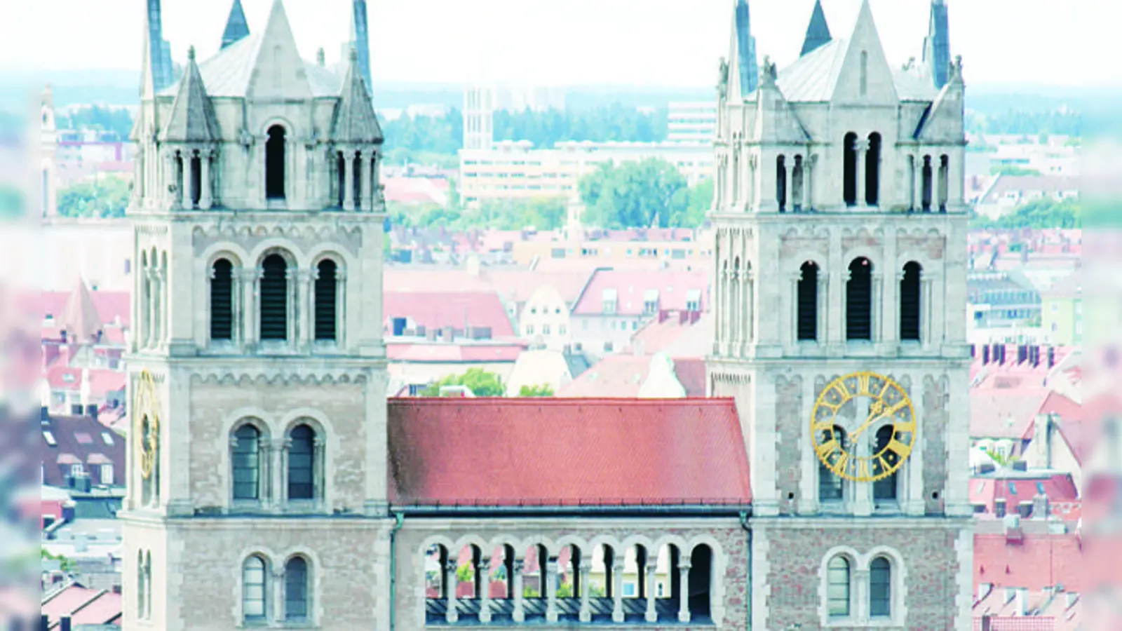In der Maximilianskirche am Ufer der Isar findet das große Weihnachtskonzert des Polizeichores statt. Mit dabei sind auch die Regensburger Domspatzen. (Foto: job)