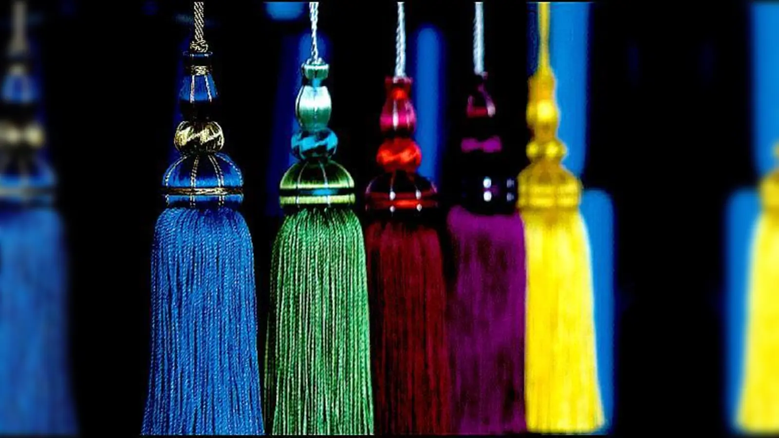 Wie die prächtigen Posamente hergestellt werden, erfährt man bei einer vhs-Führung.	 (Foto: VA)