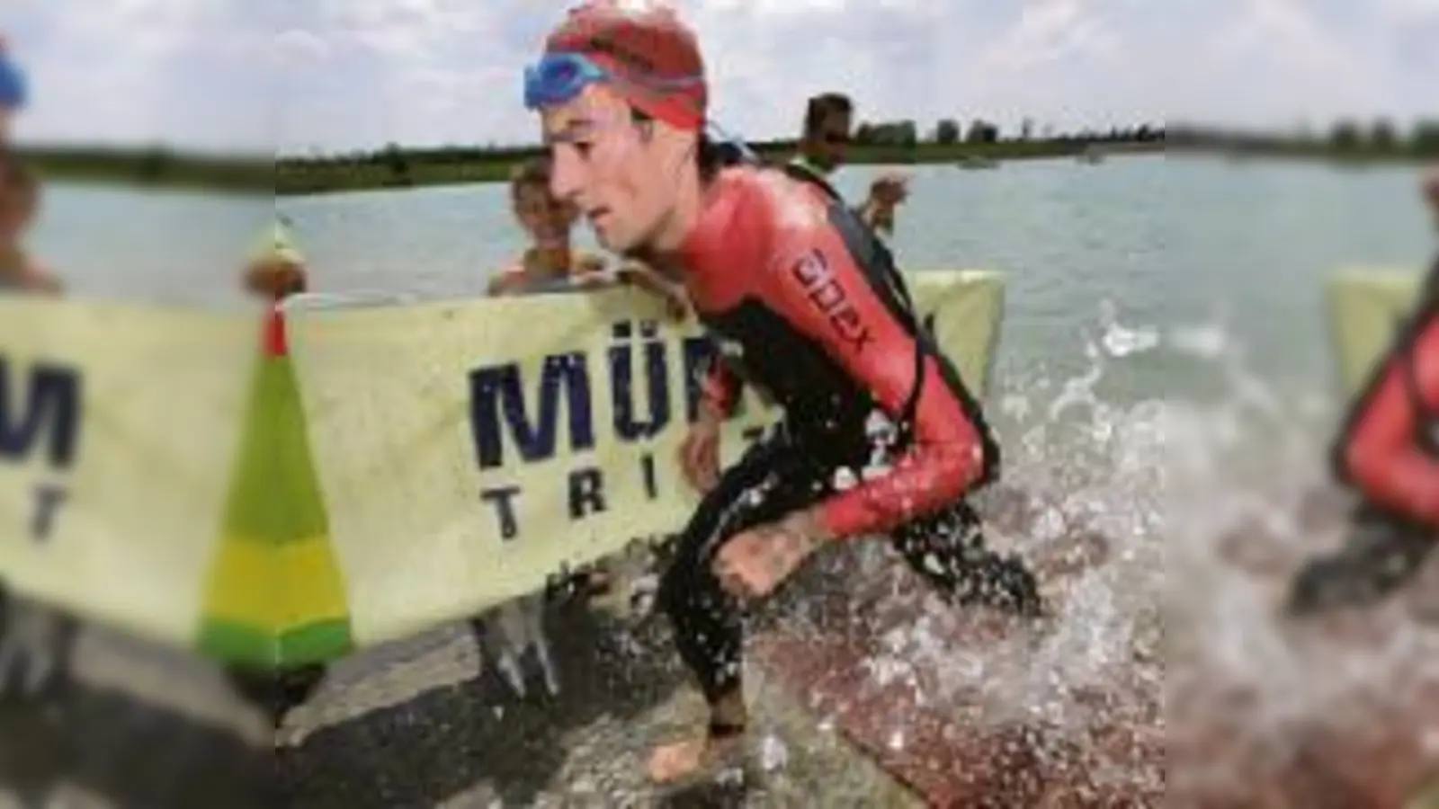 Raus aus dem Wasser, rauf aufs Rad  beim Triathlon gibts keine Pausen.	  (Foto: Veranstalter)