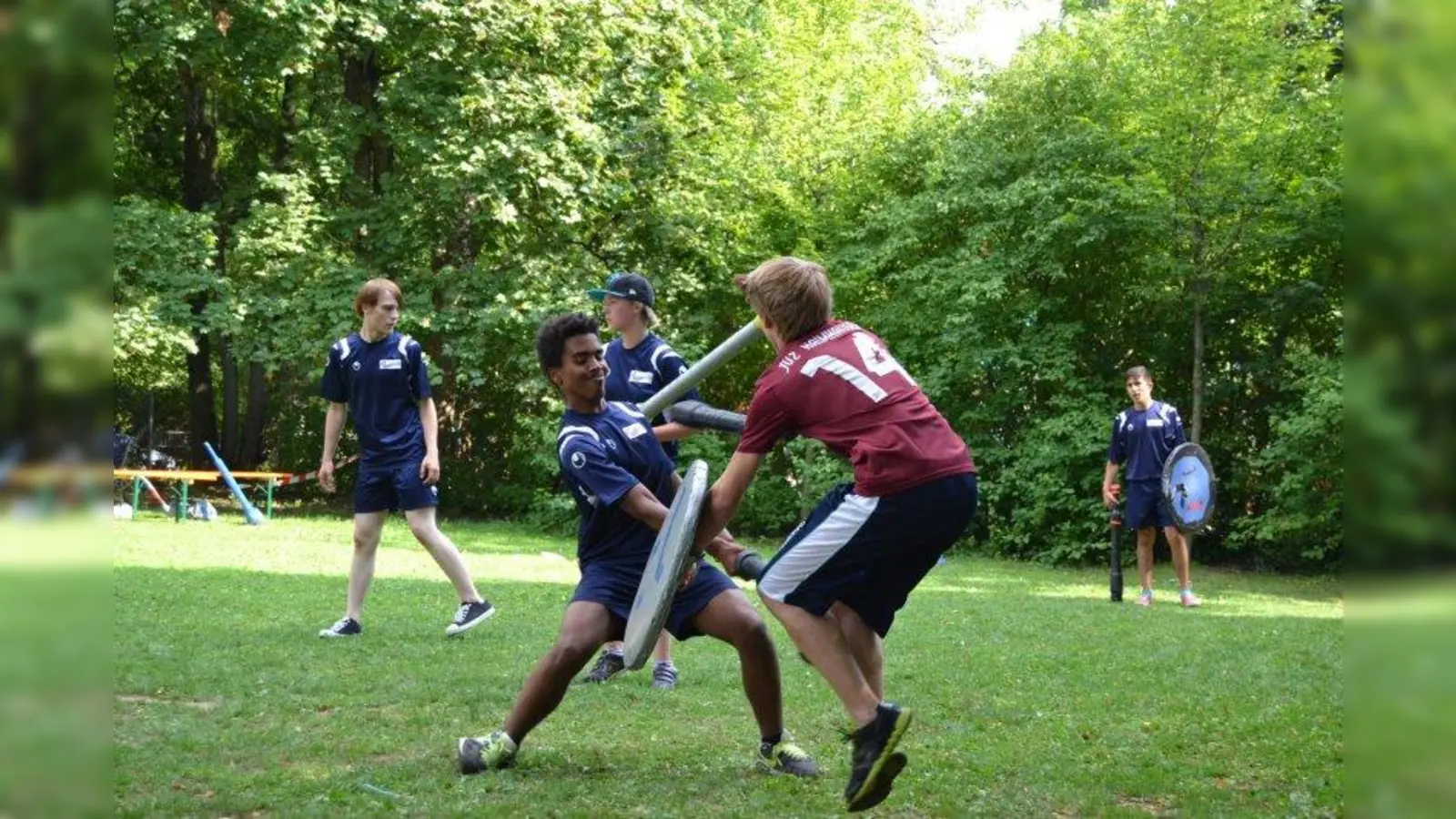 Am Samstag, 11. Juli, findet das erste Jugger-Turnier auf dem Sportgelände des Käthe-Kollwitz-Gymnasiums statt. (Foto: Das Laimer Jugendzentrum/ KJR)