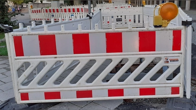 Voraussichtlich zwei Wochen dauern die Bauarbeiten in der Hollerner Straße. Es wird umgeleitet.  (Symbolbild: mha)