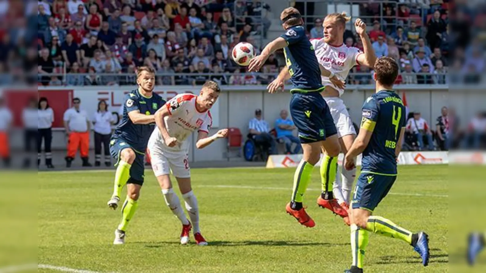 Sträflich alleingelassen: Kilian Pagliuca beim 1:0.  (Foto: Anne Wild)