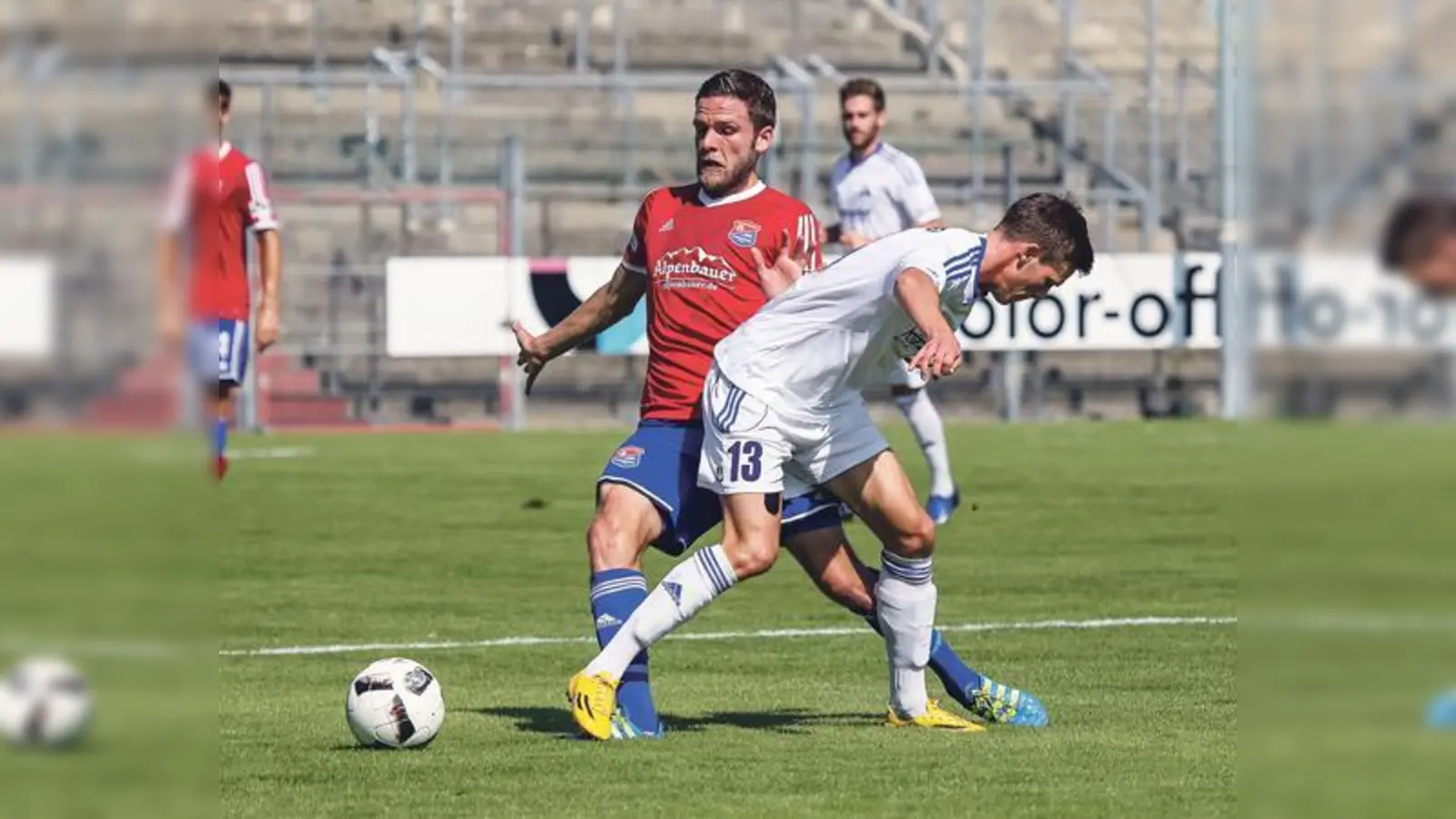 Zu einem Tor reichte es für Haching in Bremen nicht. Die besten Chancen vergab Dominik Stahl (links).	 (Foto: Christian Riedel)