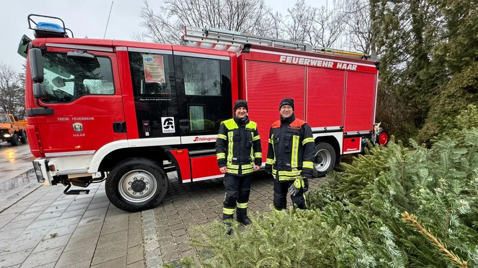 Die Freiwillige Feuerwehr Haar bietet an mehreren Sammelstellen im Gemeindegebiet die Entsorgung von Christbäumen an. (Foto: FFW Haar)