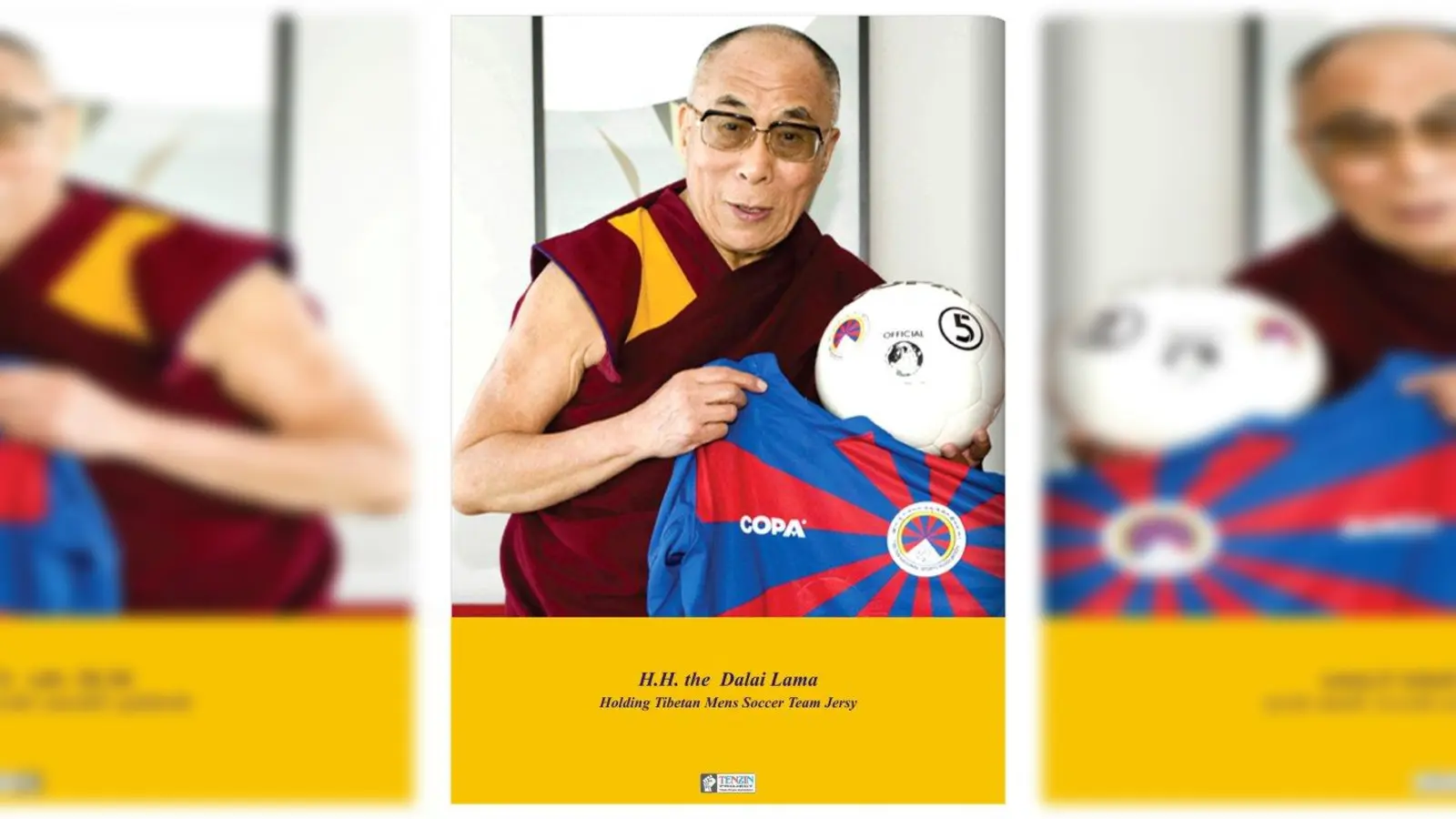 Der Dalai Lama mit dem Dress des tibetischen Fußball-Teams. (Foto: Tenzin Project)