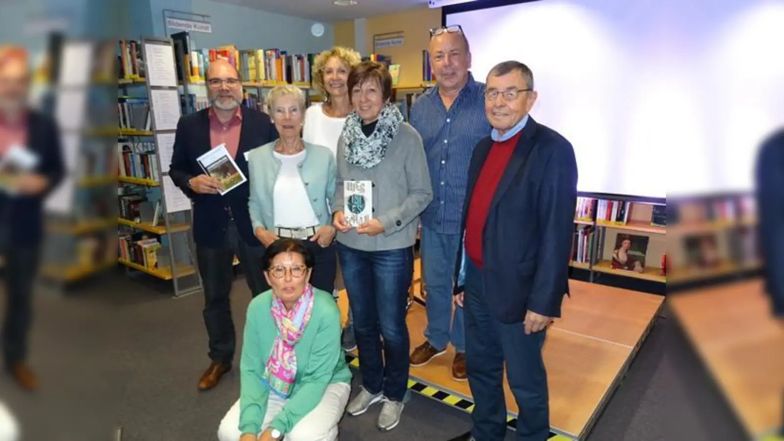 Bei der Nachlese mit dabei (v.r.n.l.): Manfred Utz, Arnold Thünker, Dagmar Presser, Gerti Wolejnik, Antje Kolbe, Monika Hödl (sitzend), Thomas Christoph  (Foto: VA)