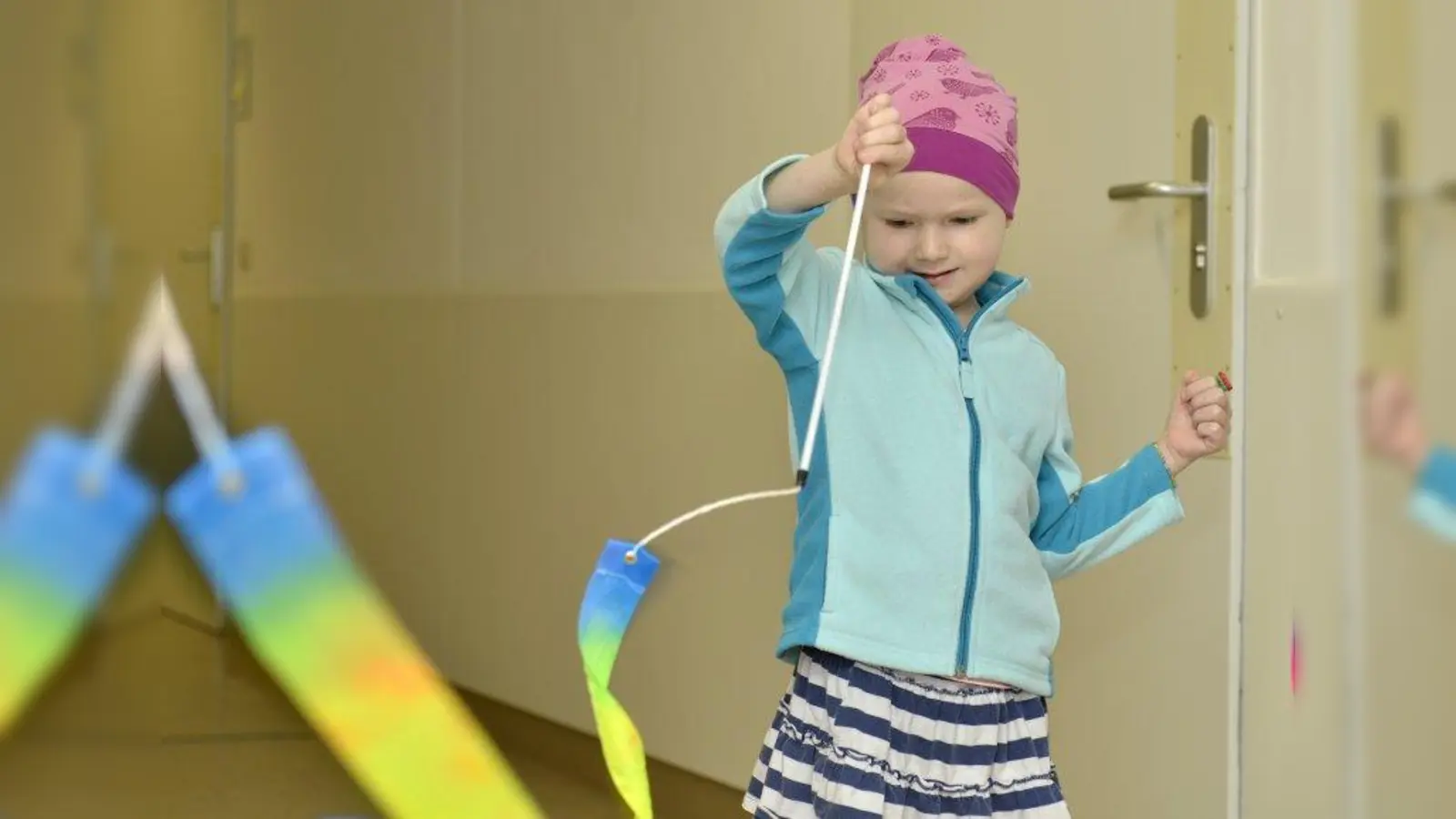 Das Sport- und Bewegungsprogramm auf der Kinderkrebsstation der München Klinik Schwabing soll den Kindern ein Stück Normalität zurückgeben. (Foto: Initiative krebskranke Kinder München e.V.)