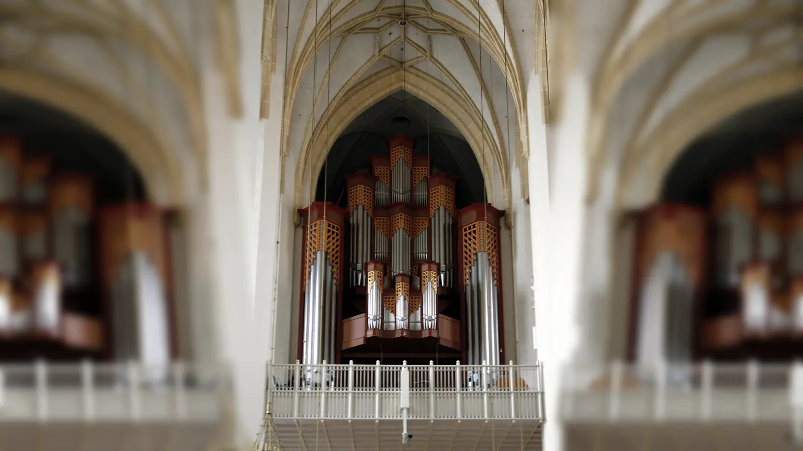 Ein Vierteljahrhundert alt: Die Hauptorgel der Münchner Frauenkirche ist von Georg Jann erbaut und am Ostersonntag 1994 geweiht worden. (Foto: José Luiz B. Ribeiro, CC BY-SA 4.0)