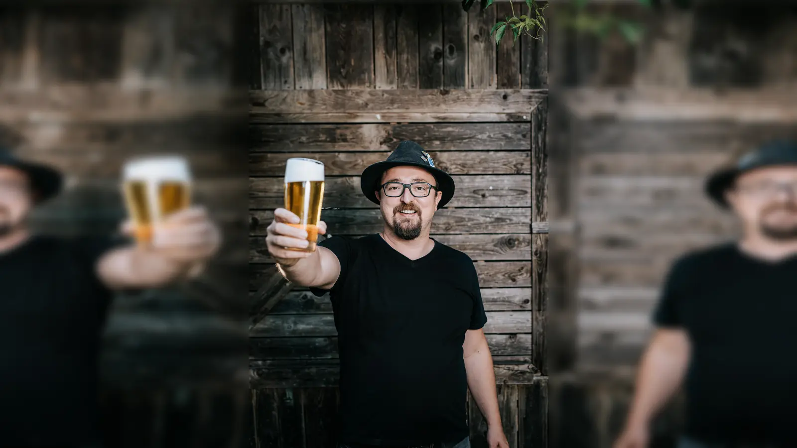 Helmut A. Binser präsentiert sein neues Programm in Putzbrunn. (Foto: Nadine Lorenz)