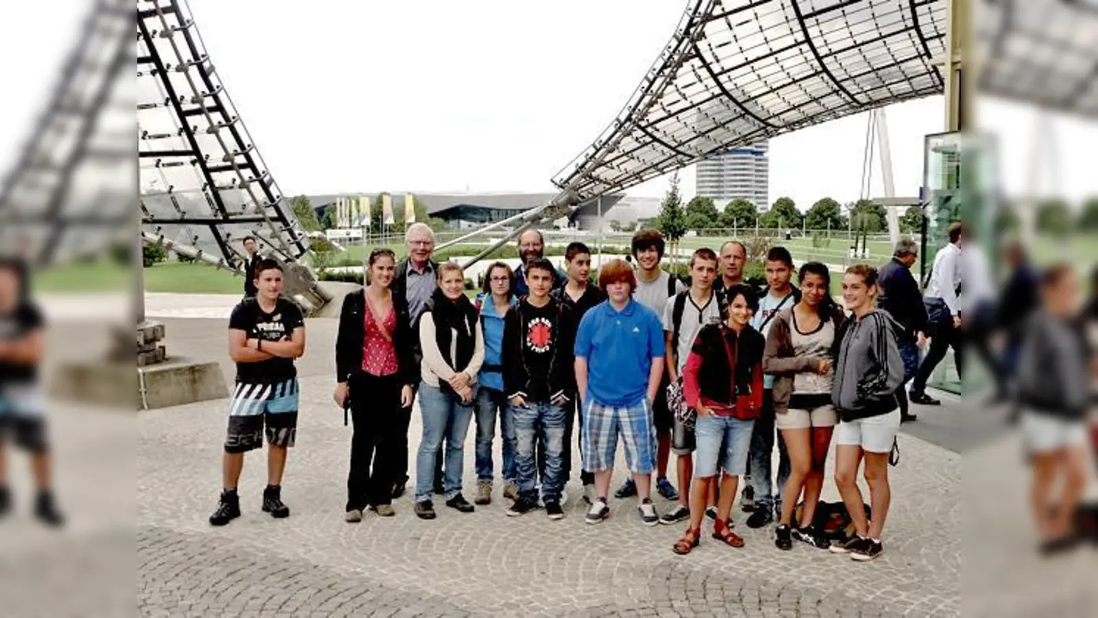 Beeindruckend für die jungen Gäste waren die BMW-Welt, aber auch das Olympiazentrum und die Innenstadt mit dem Hofbräuhaus.	 (Foto: VA)