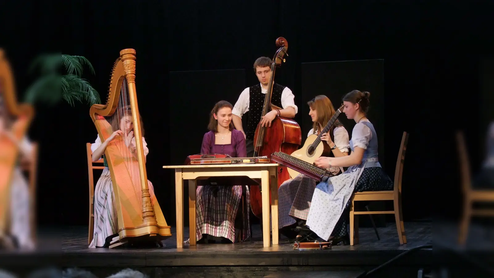 Studierende der Hochschule für Musik und Theater geben ein Weihnachtskonzert mit Volksmusik. Der Eintritt ist frei. Das Publikum darf gerne mitsingen.  (Foto: © HMTM)