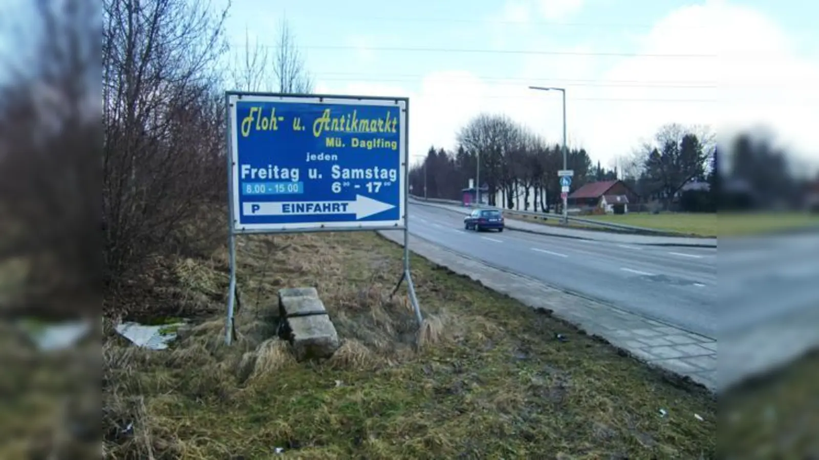 Verkehrsprobleme an der Zufahrt zum Flohmarkt Daglfing Ecke Riemer-/Burgauerstraße beanstanden die Kommunalpolitiker seit Jahren.	 (Foto: ikb)