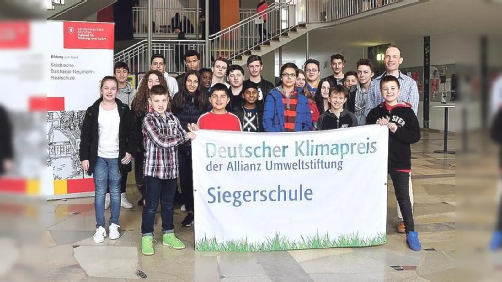 Wurde mit dem Klimapreis ausgezeichnet: die Schüler AG »Die Klima-Checker« der Balthasar-Neumann-Realschule im Harthof.	 (Foto: VA)