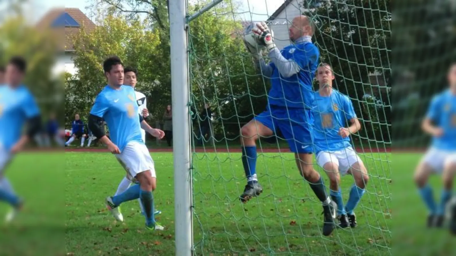 4:0 siegte der SV Zamdorf (in hellblau) auswärts beim FC Stern München II.	 (Foto: Sebastian Birgel)