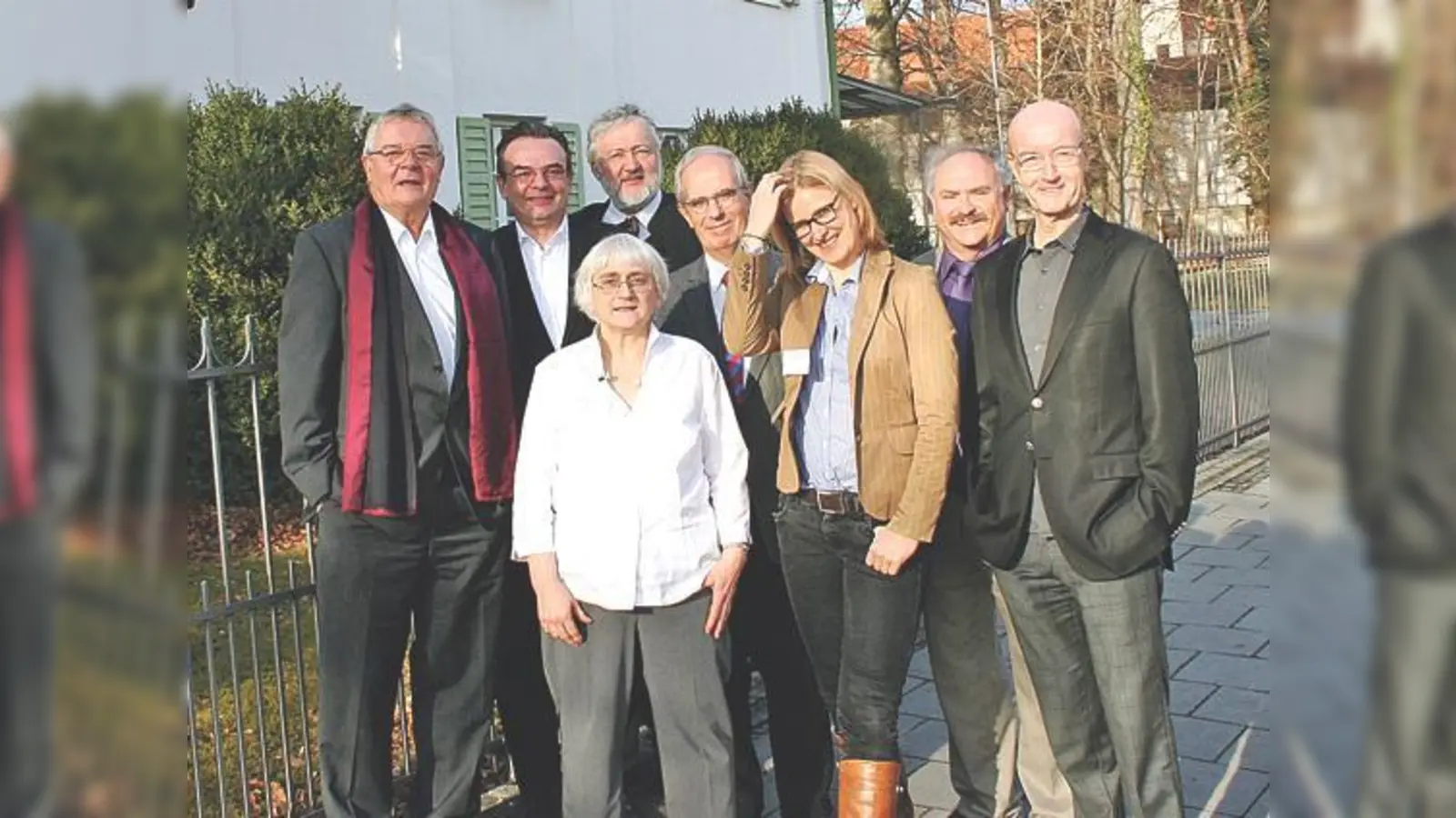 Neujahrsempfang in der  (Foto: Geschäftsführerin Dr. Julia Schmitt-Thiel (3. v. r.) und Vereinschefin Brigitte Fingerle-Trischler (3. v. l.) konnten viele Politiker begrüßen.  ws)