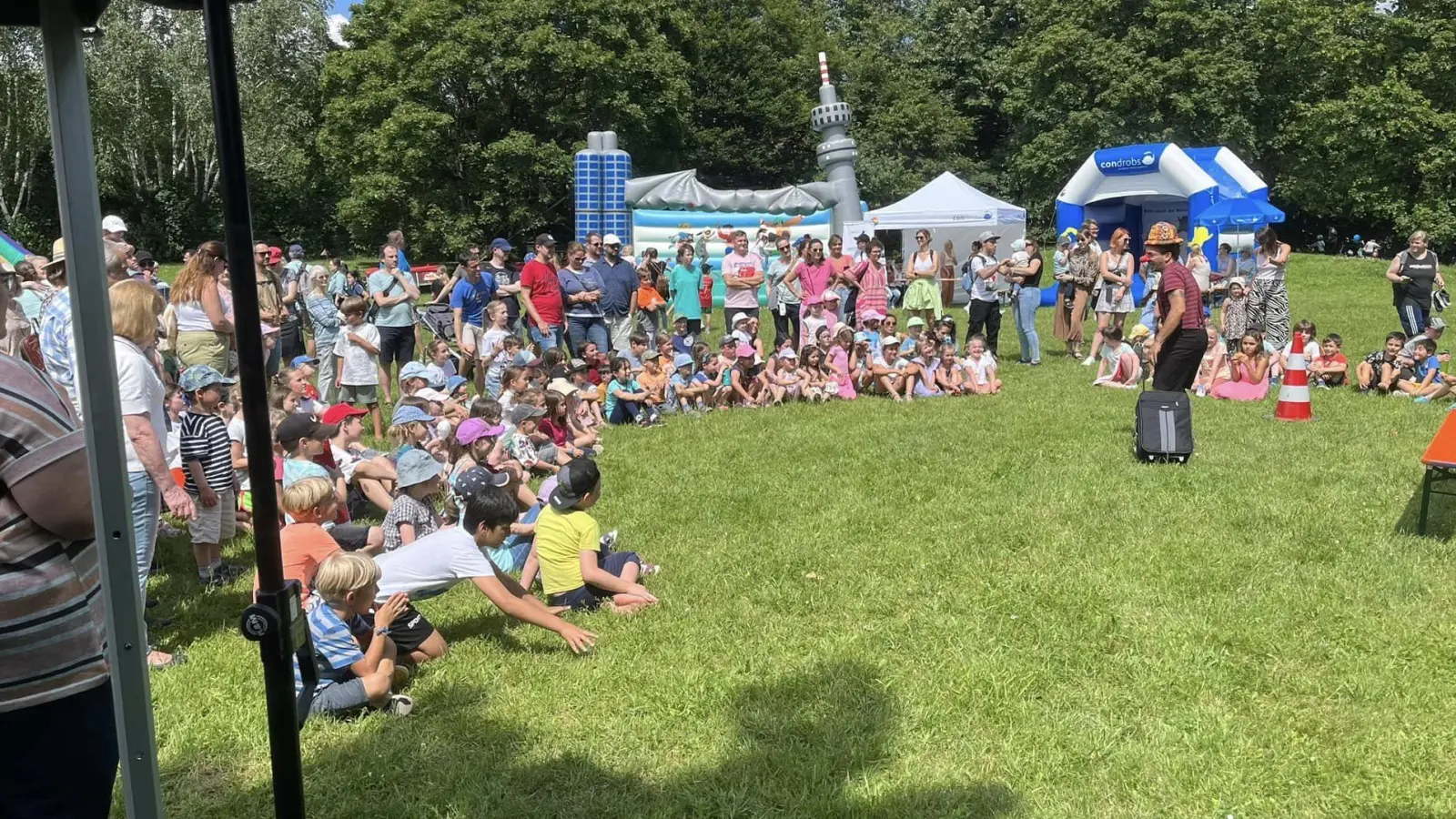 Im Vorjahr kamen über 500 Besucher zum Kinderfest auf der Festwiese an der St.-Veit-Straße. (Foto: Albrecht Dorsel-Kulpe)