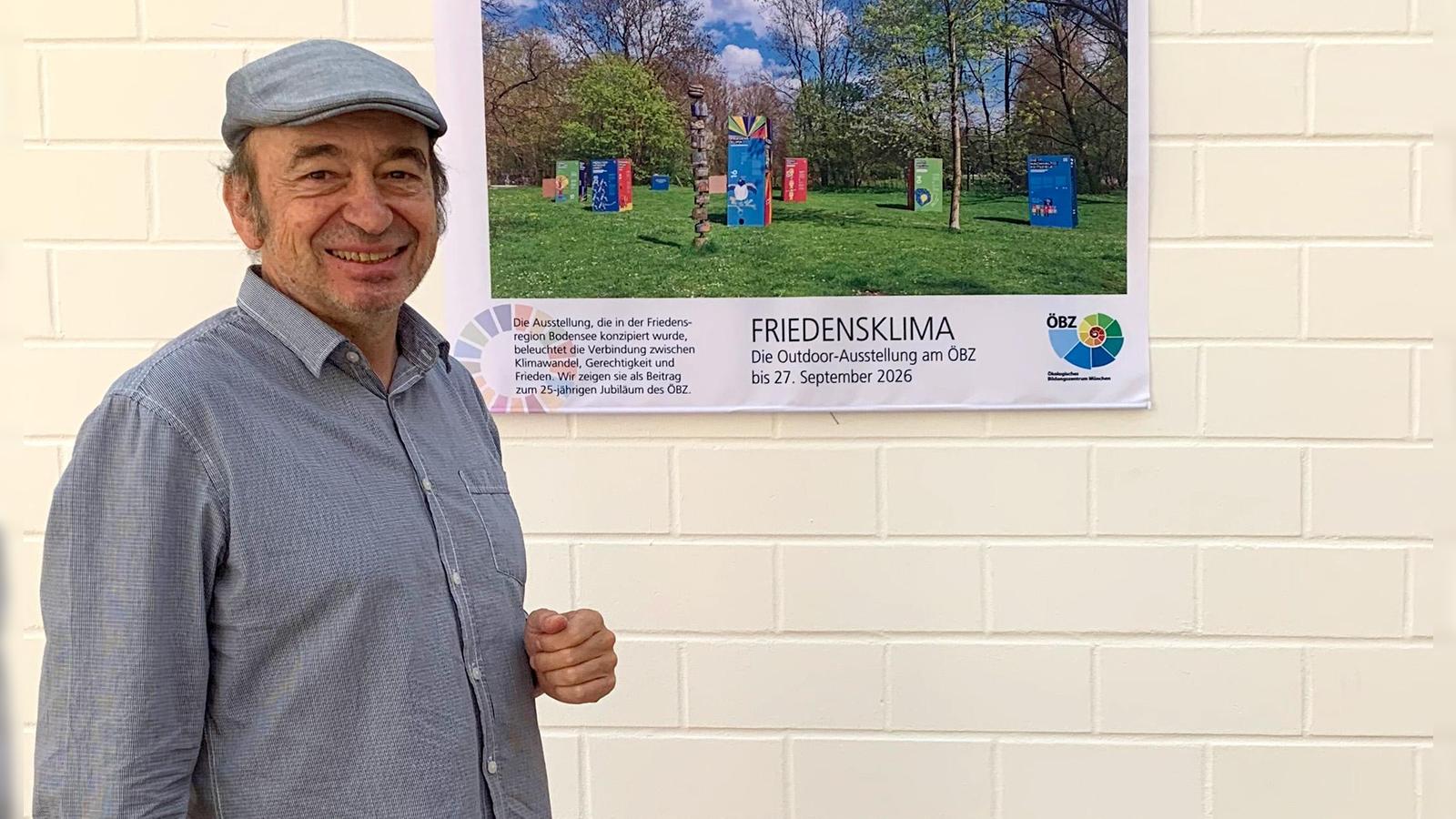 Poesie-vor-dem-BZ-Outdoor-B-hne-auf-Ausstellung-Friedensklima-