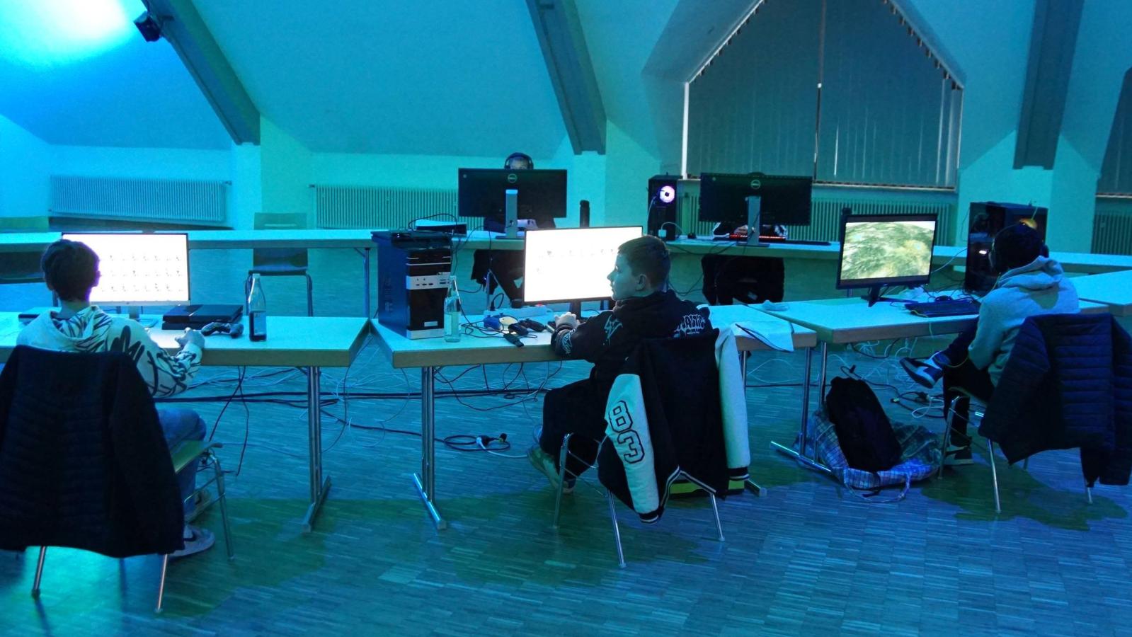 LAN-Party-und-digitale-Senioren-Sprechstunde