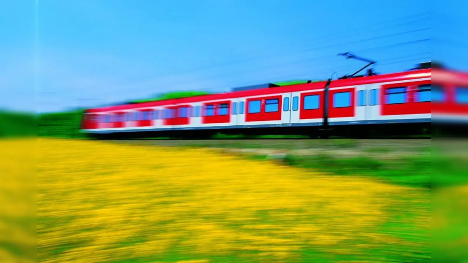 Die CSU-Stadträte Josef Schmid, Georg Kronawitter und Tobias Weiß möchten wissen, warum es auf der Strecke der S2 immer wieder zu Verspätungen kommt. (Foto: pi)