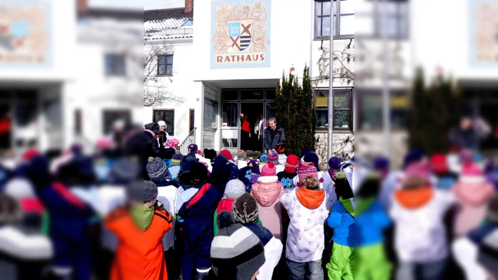 Auch im Rathaus sollten die Mitarbeiter etwas vom Faschingswecken haben.	 (Foto: Privat)