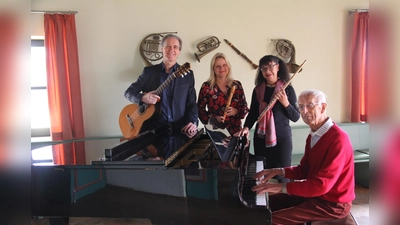 Peter Hackel, Susanne Gelsheimer, Claudia Góndola de Hackel und Benno Meindl (v. li.) laden zur Soirée ein. (Foto: VA)