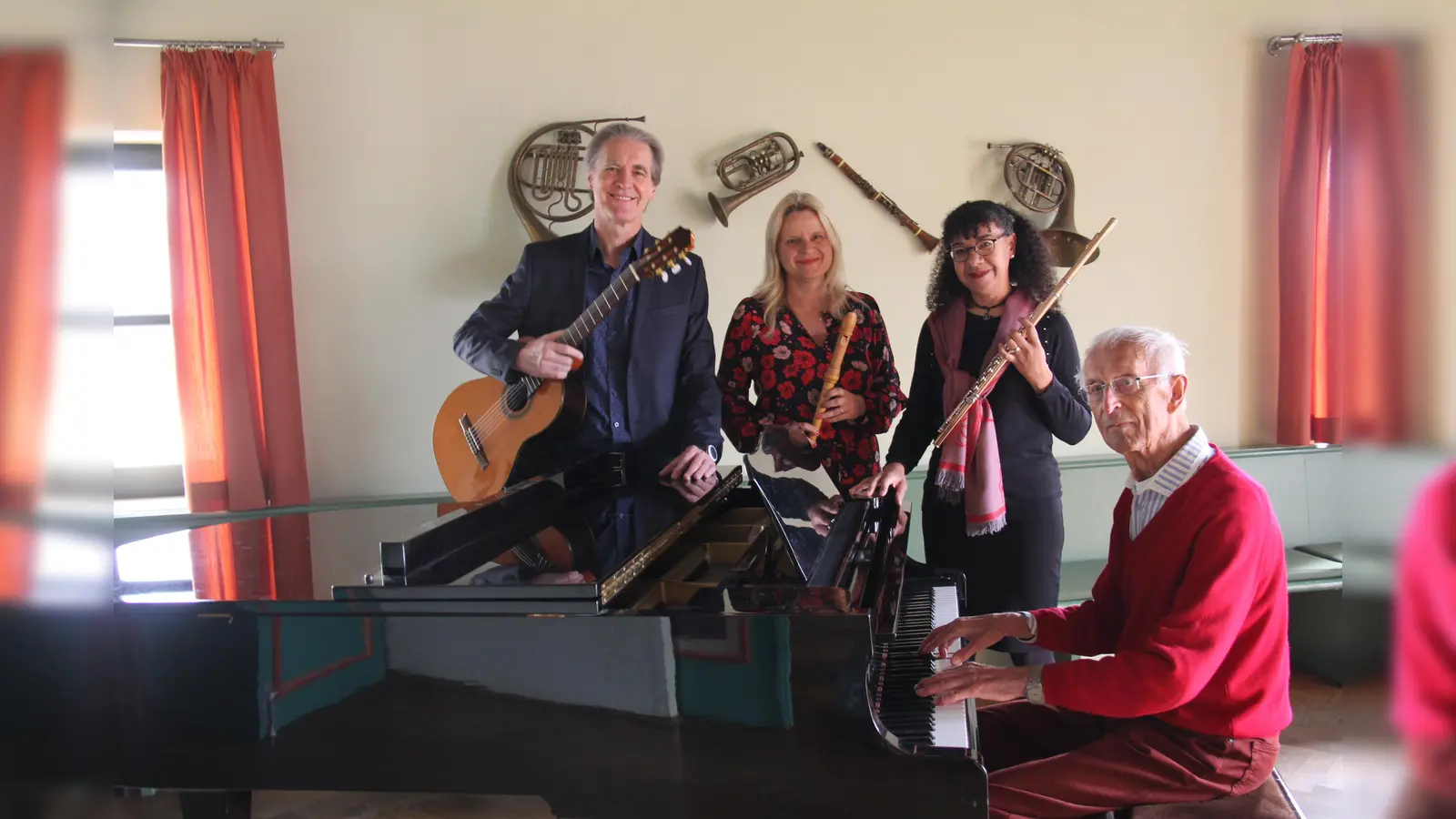 Peter Hackel, Susanne Gelsheimer, Claudia Góndola de Hackel und Benno Meindl (v. li.) laden zur Soirée ein. (Foto: VA)