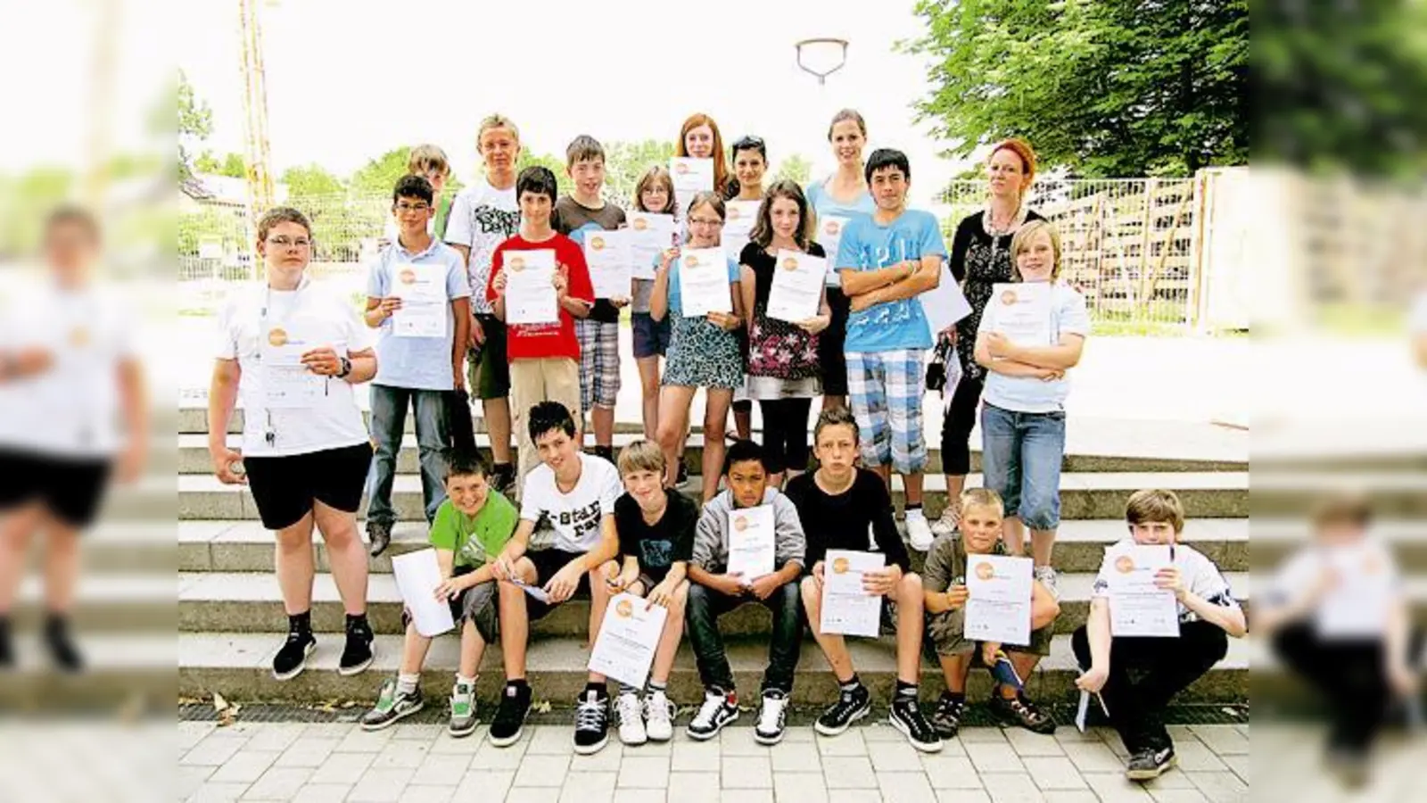 Gut gearbeitet, sich engagiert, Preis gewonnen: Jetzt können die Ismaninger Schüler stolz sein.  (Foto: Privat)