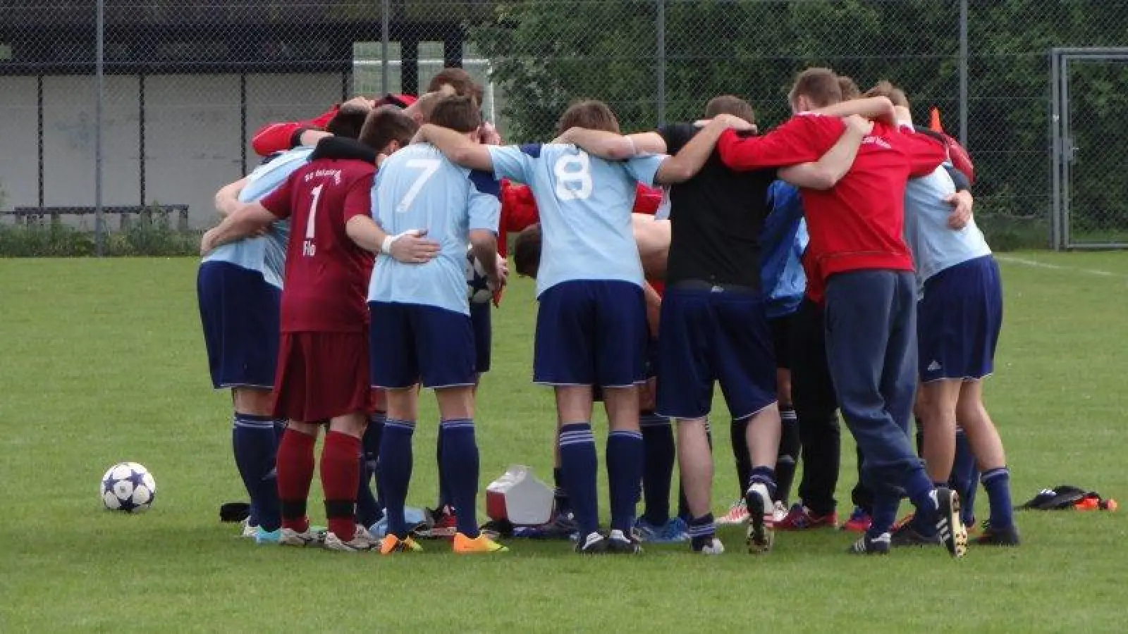 Trotz kurzfristiger hitziger Emotionen beruhigten sich die Spieler schnell wieder und hielten sich an Fairplay. (Foto: Petra Wenzel)