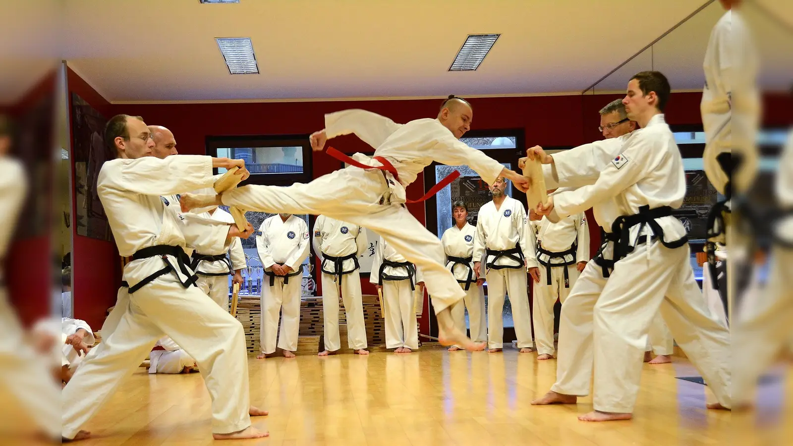 In der Taekwon-Do-Schule von Großmeister Bernet fand die größte Schwarzgurtprüfung der letzten Jahrzehnte in Deutschland statt. (Foto: Verein)