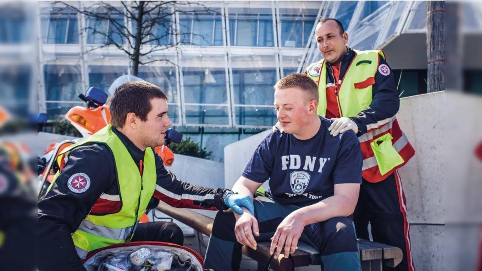 Die Motorradstaffel der Johanniter-Unfall-Hilfe  kümmert sich um verunglückte Motorradfahrer und gibt auch Tipps, wie man sicher auf dem Bike unterwegs ist. (Foto: Tobias Grosser)
