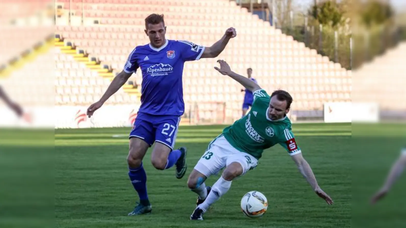 Vitalij Lux (links) schoss Haching zur vorzeitigen Meisterschaft in der Regionalliga Bayern.	 (Foto: Christian Riedel)