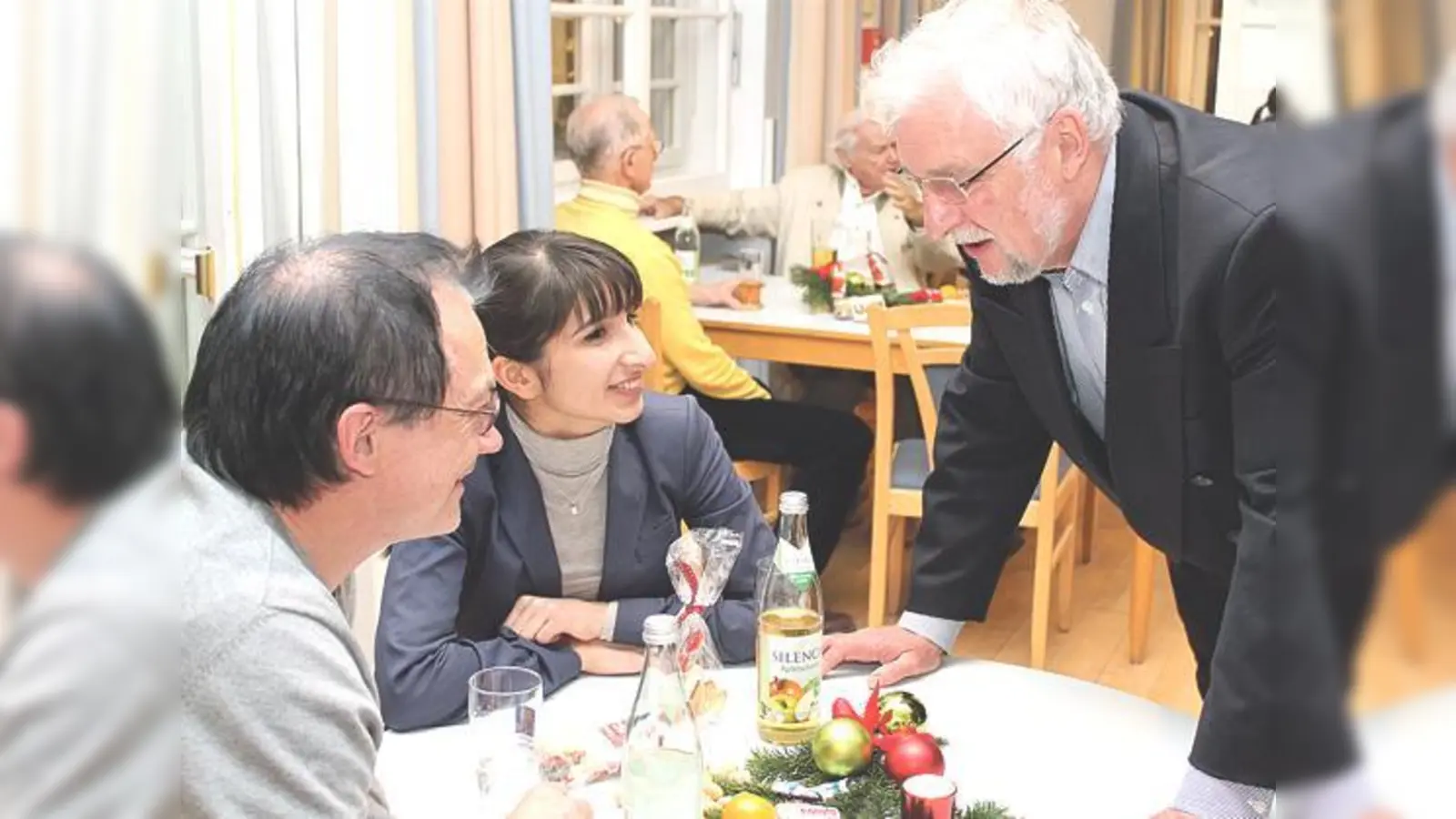 Helmut Dworzak (rechts) im Gespräch mit Bela Bach und Rainer Oesmann.	 (Foto: Privat)