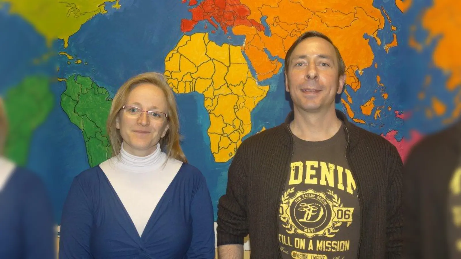 Lieben das Unterrichten in den Übergangsklassen, wünschen sich aber mehr Lernmittel: Heidi Zeilinger und Christian Rinderspacher. (Foto: tab)