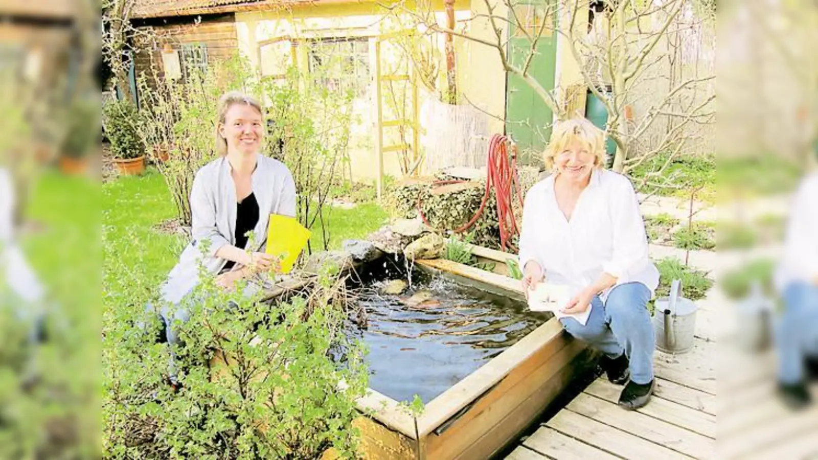 Claudia Hörter und Herta Linsmeier hoffen, das ihr »Talente-Brunnen« bald so munter sprudelt, wie der Brunnen in Herta Linsmeiers Garten. 	 (Foto: Woschée)