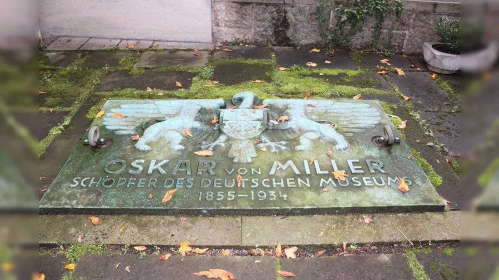 Der Winthirfriedhof ist unter anderem die letzte Ruhestätte von Oskar von Miller, dem Gründer des Deutschen Museums. (Foto: sb)