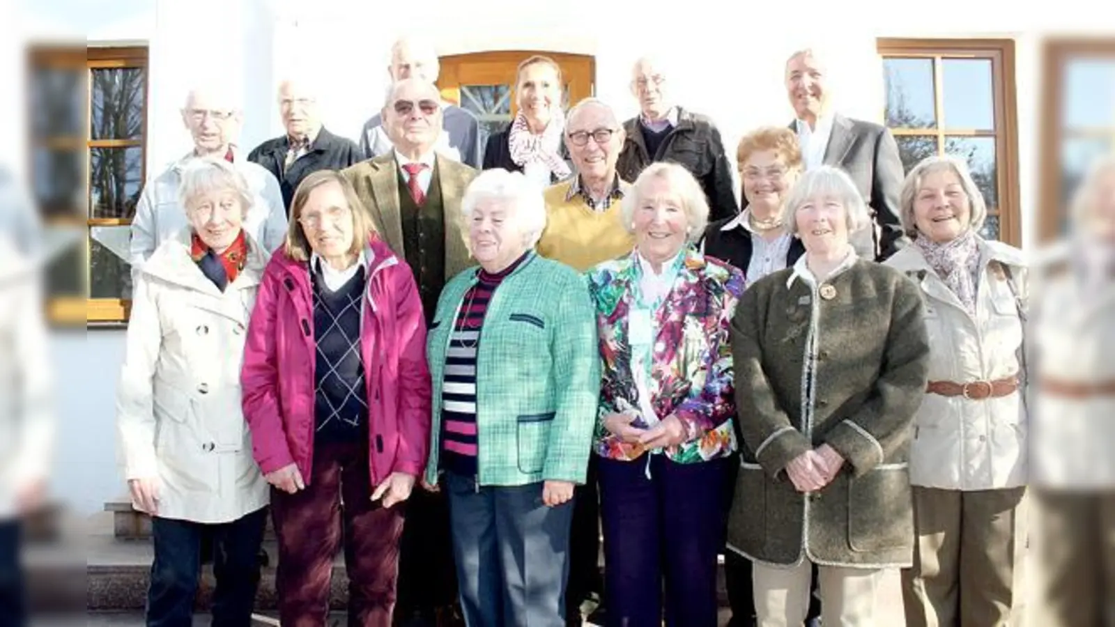 Die »restlichen« 15 Schüler der Oberrealschule Grafing im Jahr 2015 beim Klassentreffen.	 (Foto: Hartl)