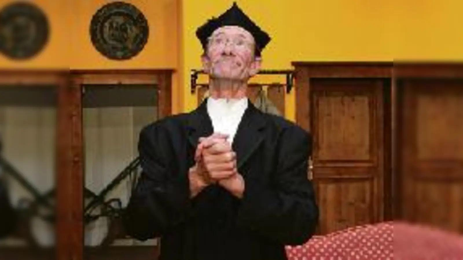 Seit fast 40 Jahren aktiv: Der Salesianer spielt beim »Der Ehestreik« mit.	 (Foto: VA)