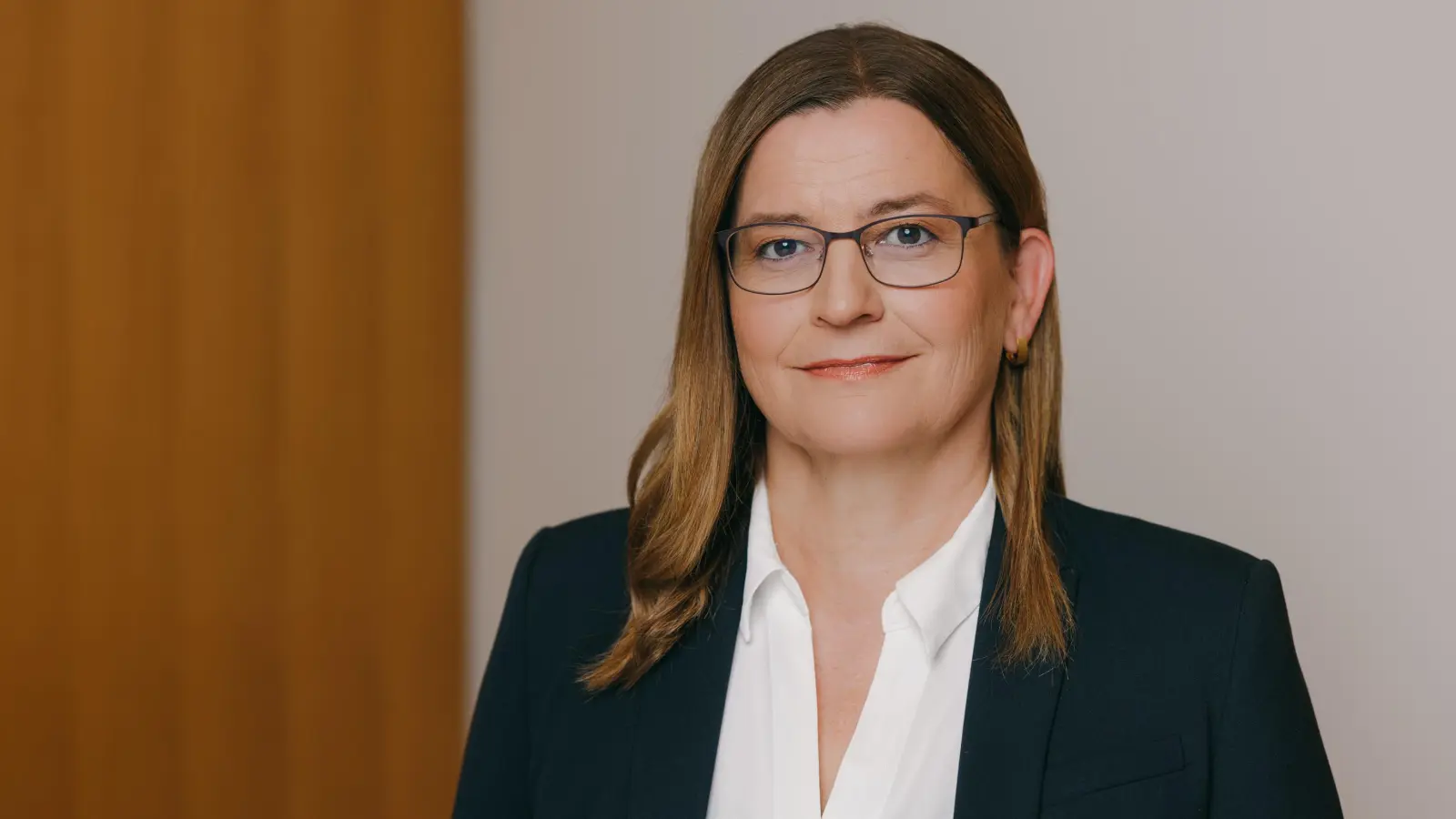 DHV-Präsidentin Ulrike Geppert-Orthofer: „Wir fordern den Gesetzgeber und alle Verantwortlichen mit Nachdruck auf, die Weichen für eine zukunftsfähige, frauzentrierte Geburtshilfe neu zu stellen und der Hebammenarbeit einen größeren Stellenwert zu verschaffen!” (Foto: Deutscher Hebammenverband, offenblende.de)