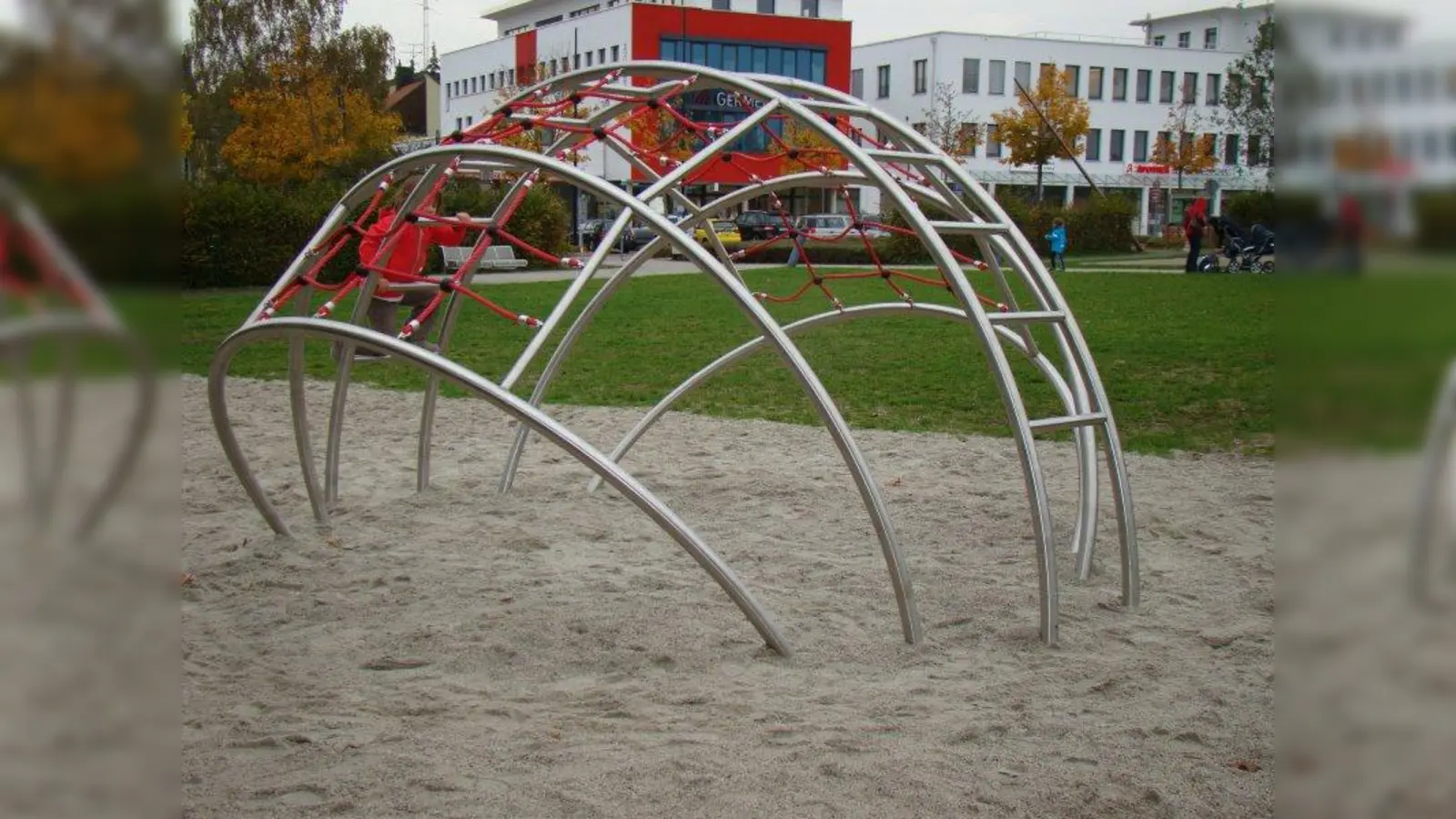 Das Klettergerüst macht besonders viel Spaß. (Foto: pst)