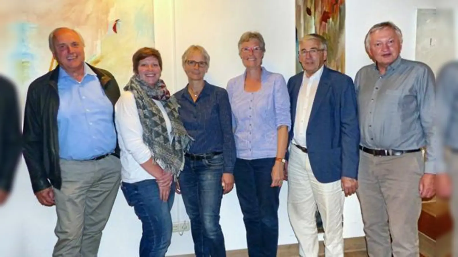 Menschen mit Demenz und ihre pflegenden Angehörigen im Blick (v.l.): Dr. Helmut Platzer, Martina Watzlaw, Elfriede Melbert, Dagmar Kiefert, Hans Dieter Strack und Dr. Hans Gnahn.  (Fot: Berwanger)