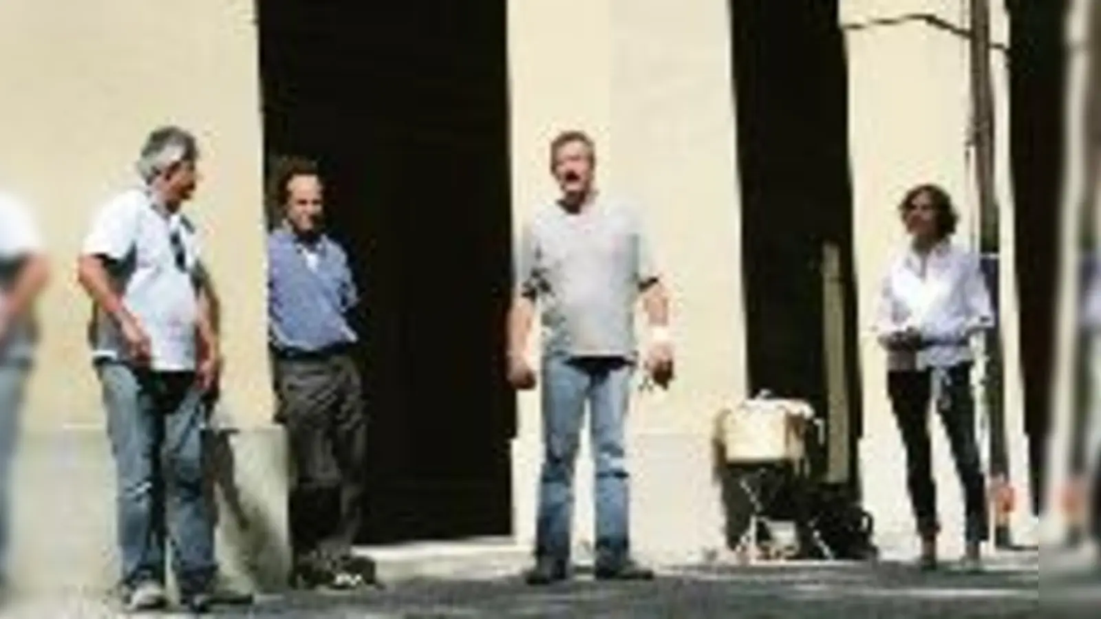 Nah dran an der »Sau«: Täglich treffen sich derzeit die Mitglieder der Münchner Kugelwurfunion im Hofgarten  auf ein Spiel und einen  (Ratsch.Foto: seb)