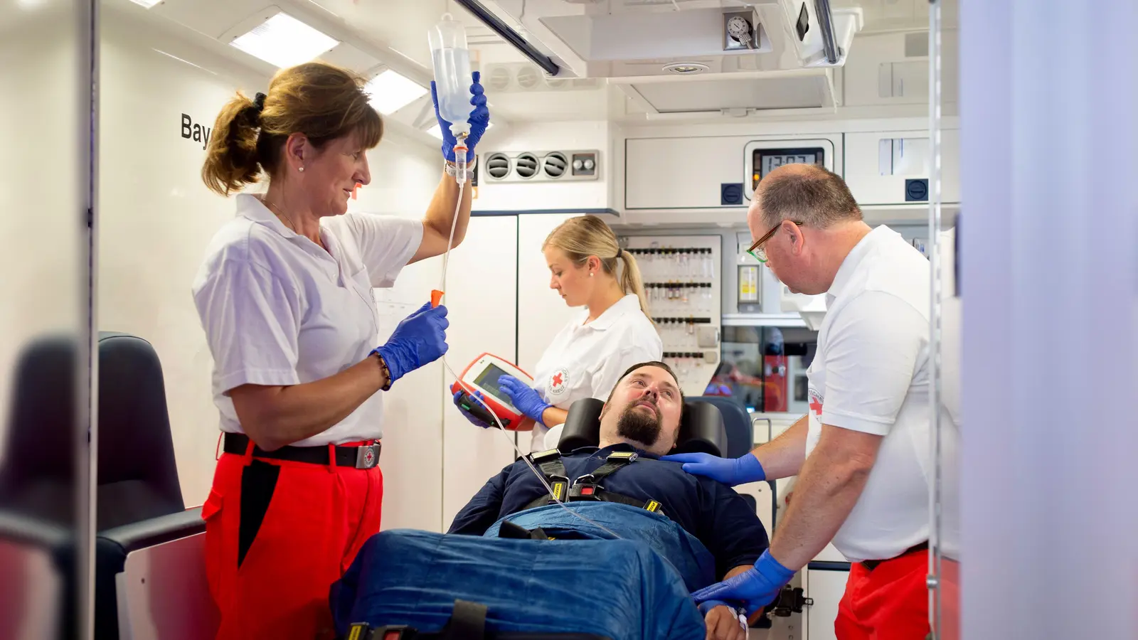 Die 461 Bereitschaftsmitglieder waren im Landkreis Ebersberg knapp 30.000 Stunden im Dienst. Sei es für Sanitätsdienste, im Katastrophenschutz, als Helfer vor Ort oder im Kriseninterventionsteam.  (Foto: Thomas Plettenberg, BRK)